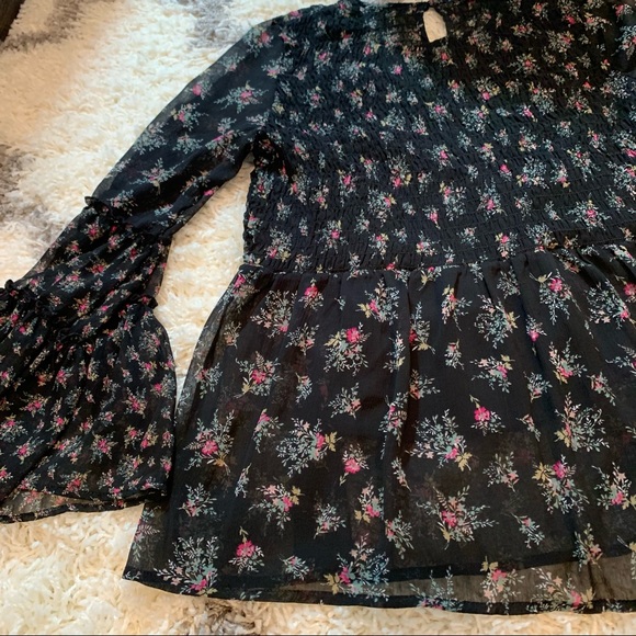 Sold American Eagle floral shirt - Picture 4 of 8